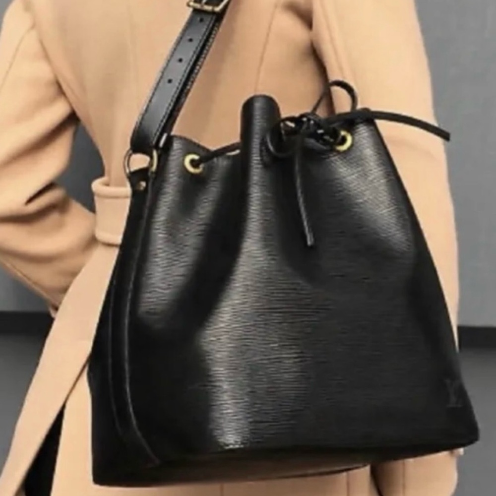 LOUIS VUITTON BLACK PETIT NOÉ LEATHER HANDBAG 💎 AUTHENTIC 💎 - Picture 2 of 13
